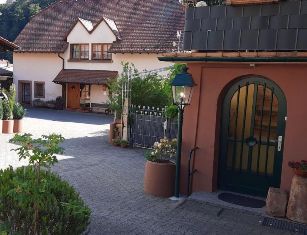Pension - Gaestehaus Zum Pfaelzerwald 힌터바이덴탈 외부 사진