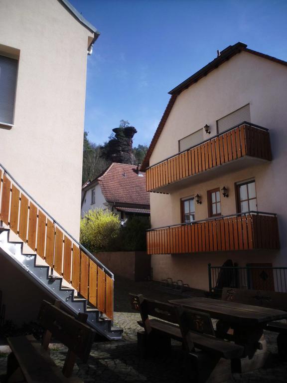 Pension - Gaestehaus Zum Pfaelzerwald 힌터바이덴탈 외부 사진